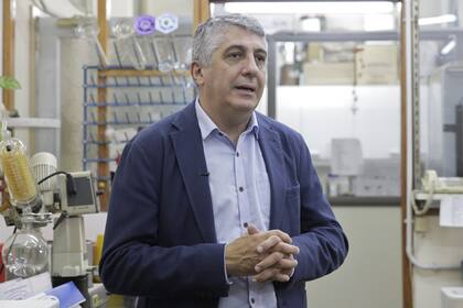 Apostó y ganó. Sergio Garré produce en su laboratorio una loción anticalvicie con patente argentina del Conicet
