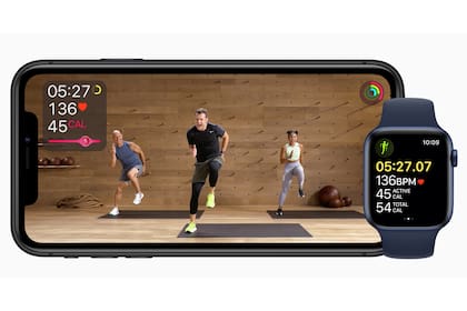 Apple Fitness+ ofrece rutinas y ejercicios personalizados por un pago de 80 dólares al año o 10 dólares mensuales
