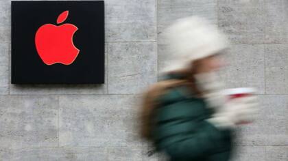 Apple hizo una campaña para donar parte de sus ventas para la lucha contra el SIDA.