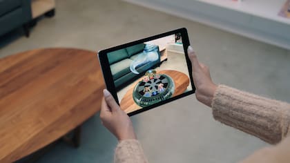 Apple planea incorporar la realidad aumentada en la próxima edición de su sistema operativo iOS 11, y un argentino llamó la atención de la compañía con sus prototipos bajo esta tecnología