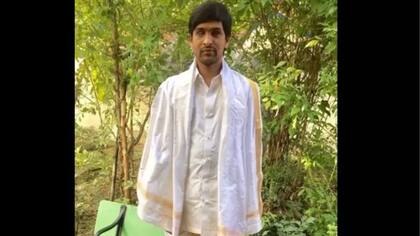 Aprendió a nadar, a jugar al ajedrez y al cricket con una pelota que emitía sonidos para que pudieran localizarla