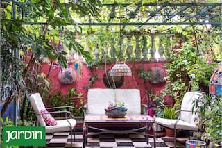 Cómo hacer que un minipatio se sienta profundo y lleno de vida