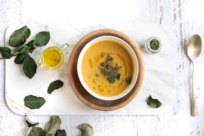 Aprovechar el fruto para hacer una sopa.