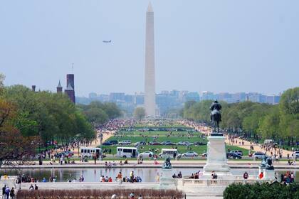 Aproximadamente un 37 % de los residentes de Washington están en o por debajo del 300 % del nivel federal de pobreza y están tan interesados y listos para elegir vehículos eléctricos como los de hogares de ingresos más altos