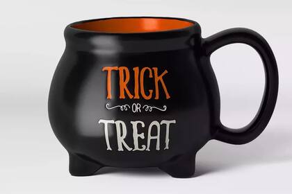 Apta para bebidas frías y calientes, también para lavavajillas y microondas, por U$S 5 es una gran opción para regalar y contagiar el ánimo festivo