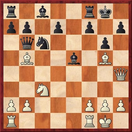 Aquí Judit llevaba las blancas contra Chillingirova y sacrificó un alfil jugando 14.Tae1! Axc3 15.bxc3 Dxb5 16. Dh6. Ahora se amenaza Af6 con el consiguiente mate. Como no sirve la defensa 16…f6 17.Axf6! Txf6 18.Te8+ Rf7 19.Df8 mate, las negras ensayaron otra defensa: 16…Df5.