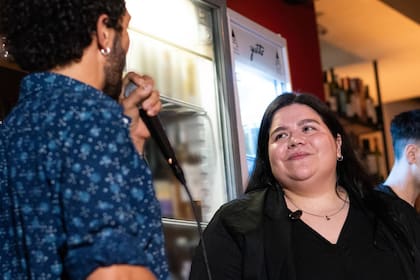 Aquí, junto a Demian Niedfeld, uno de los fundadores de Semillero Digital, en un evento con graduados