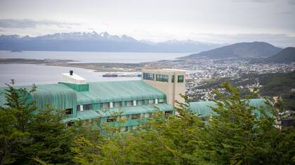 Arakur Ushuaia Resort & Spa está ubicado en el corazón de la Reserva Natural Cerro Alarkén.