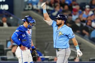 Aranda pega jonrón e impulsa tres en victoria de Rays 8-5 sobre los Azulejos