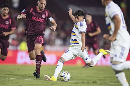 Aranda prepara el zurdazo; izquierdoz no llega