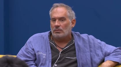 Arath de la Torre se muestra conmovido tras una fuerte discusión con sus compañeros de La Casa de los Famosos México