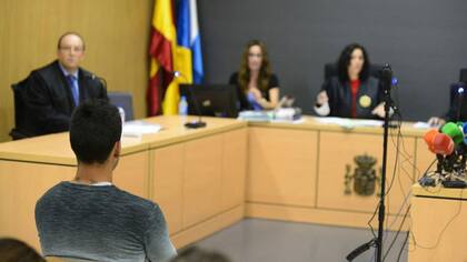 Araujo escucha la condena en España