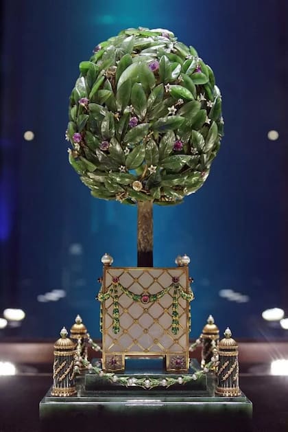"Árbol de laurel", uno de los huevos creados por Fabergé, que se encuentra en el Museo de San Petesburgo, Rusia