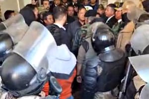 El tenso enfrentamiento entre Luis Arce y el comandante general del Ejército en la sede de gobierno de Bolivia