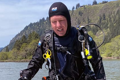 Archer Mayo fue el buzo que encontró el vehículo de la familia Martin