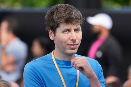 ARCHIVO – El CEO de OpenAI, Sam Altman, asiste a un evento de Apple para anunciar nuevos productos, en Cupertino, California, el 10 de junio de 2024. (AP Foto/Jeff Chiu, Archivo)