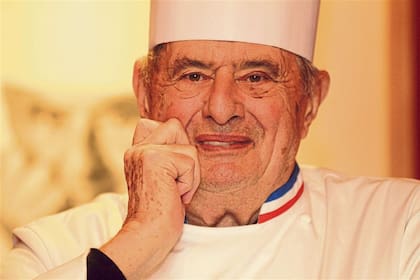 ARCHIVO - El chef francés Paul Bocuse el 29/03/2013 en Collonges, Francia. Bocuse, considerado el fundador de la "nouvelle cuisine", murió a los 91 años. (Vinculado al obituario de dpa "Paul Bocuse, el "papa de la gastronomía francesa" del 20/01/2018). Foto: Jean-Francois Fr