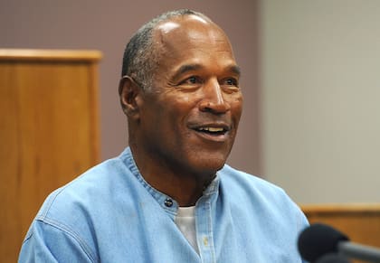 ARCHIVO - El exastro de la NFL O.J. Simpson durante una comparecencia en una audiencia de libertad condicional en Lovelock, Nevada, el 20 de julio de 2017. (Jason Bean/The Reno Gazette-Journal vía AP, Pool)