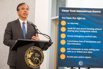 (Archivo) El fiscal general de California, Rob Bonta, presentó una demanda junto a fiscales de 20 estados contra la administración federal