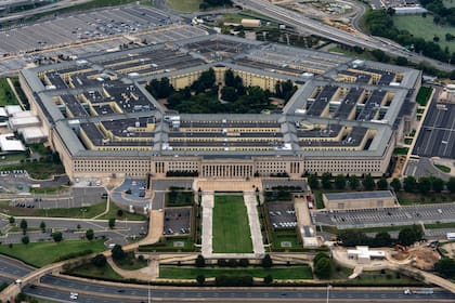 ARCHIVO – El Pentágono, sede del Departamento de Defensa de Estados Unidos, visto desde el aire, el 20 de septiembre de 2025, en Arlington, Virginia. (AP Foto/Alex Brandon, Archivo)