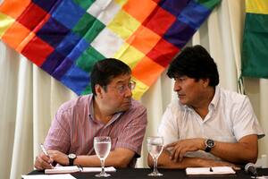 ARCHIVO - El presidente de Bolivia, Luis Arce, junto al exmandatario Evo Morales