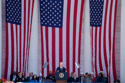 Archivo.- El presidente Joe Biden habla en el acto del Día Nacional de los Veteranos en el cementerio nacional de Arlington, Virginia, sábado 11 de noviembre de 2023 (AP Foto/Andrew Harnik)