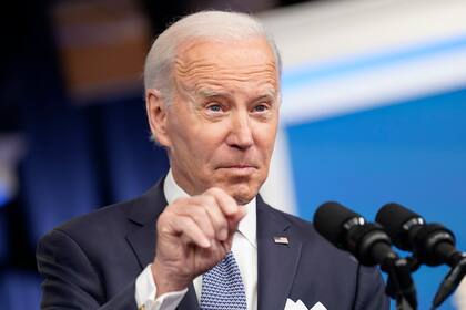 Archivo - El presidente Joe Biden responde preguntas de los reporteros el jueves 12 de enero de 2023, en Washington, D.C. (AP Foto/Andrew Harnik, Archivo)