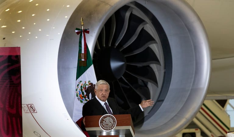 López Obrador’s government bought Mexicana de Aviación: it will be run by the military and have low-cost tickets.