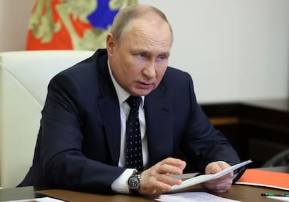 ARCHIVO - El presidente ruso Vladimir Putin durante una reunión en Moscú, el viernes 20 de mayo de 2022. (Mikhail Metzel, Sputnik, Kremlin Pool Photo via AP, Archivo)