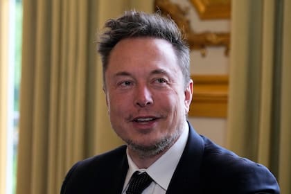 ARCHIVO - Elon Musk reveló en un evento que el miércoles se haría "un gran anuncio" en Twitter, lo cual algunos tomaron como el lanzamiento de la carrera presidencial de Ron DeSantis