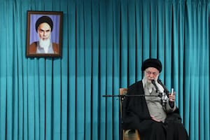 Cae un tirano y comienza una peligrosa incertidumbre