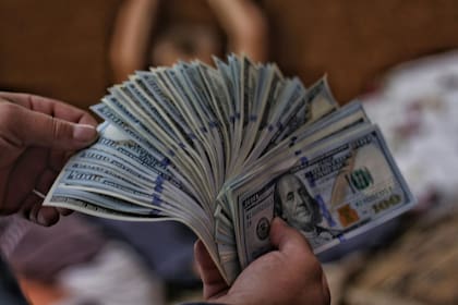 (Archivo). Familias de Long Island recibirán cheques de reembolso por inflación