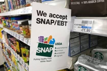 (Archivo) La ley modifica requisitos y elegibilidad para los beneficiarios de SNAP