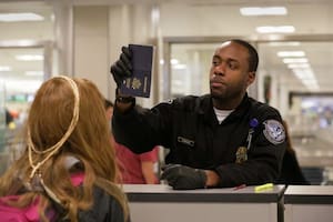 (Archivo) La Oficina de Aduanas y Protección Fronteriza (CBP, por sus siglas en inglés) realiza entrevistas del 16 al 18 de junio para un programa de viajeros