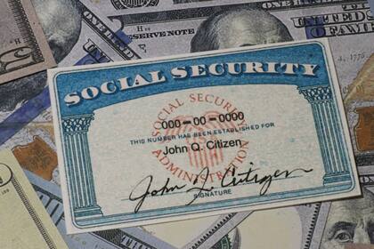 (Archivo) Los extranjeros con permiso de trabajo en EE.UU. son elegibles para solicitar un número del Seguro Social