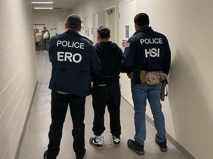 (Archivo) Los solicitantes de procesos migratorios en trámite sienten temor de acudir a sus citas en los juzgados