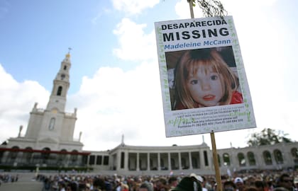ARCHIVO- Madeleine vacacionaba junto a sus padres cuando desapareció (AP Foto/Steven Governo, File)