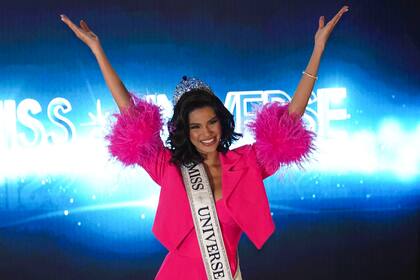 ARCHIVO - Miss Universo Sheynnis Palacios, de Nicaragua, posa para fotografías en una conferencia de prensa en la Ciudad de México, el 23 de enero de 2024. El gobierno del presidente Daniel Ortega lanzó su propio certamen de belleza el 26 de abril de 2024, acuñado "Reinas de Nicaragua", después de que la policía afirmara que la familia que dirigía la franquicia Miss Nicaragua era parte de un complot de la oposición que tenía como objetivo repetir las protestas antigubernamentales de 2018, a las que asistió Palacios, utilizando su triunfo como reina de belleza mundial. (AP Foto/Marco Ugarte, Archivo)