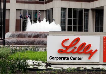 ARCHIVO -Sede empresaria de la farmacéutica Eli Lilly and Co. en Indianapolis. . (AP Foto/Darron Cummings, File)
