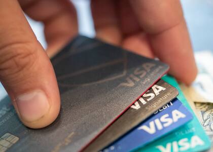 ARCHIVO - Tener una tarjeta de crédito en Estados Unidos es la puerta de acceso a otras oportunidades. (AP Foto/Jenny Kane, Archivo)