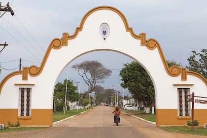Arco de ingreso al pueblo.