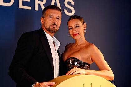 Ardohain junto al anfitrión del evento. Tras la fiesta, Pampita aprovechó su paso por Brasil para visitar la histórica escultura de Cristo Redentor. "El Dios de un trillón de estrellas sabe mi nombre y tiene un destino solo para mí", escribió emocionada en su cuenta de Instagram.