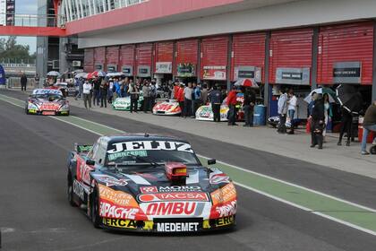 Ardusso sale de unos boxes muy preocupados