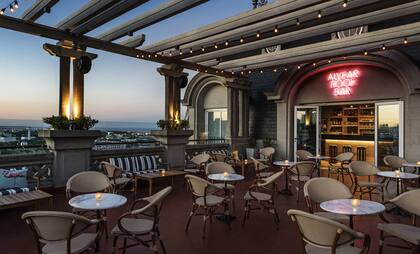 Áreas sociales, los hoteles generan bares que cautivan también a quienes no son huéspedes