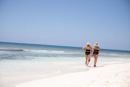 Arena como talco y aguas cristalinas caracterizan sus playas vírgenes