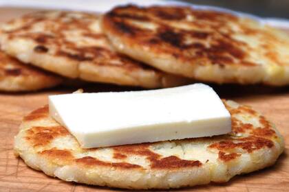 Con queso, otra variante para acompañar este bocado.