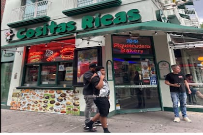 Arepa Lady comenzó como un carrito de comida y es ahora un ícono en Queens