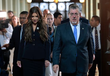 Arévalo aseveró que no habían llegado a un acuerdo con EE.UU. que permitiría a los oficiales de Aduanas y Protección Fronteriza de Estados Unidos a trabajar en el aeropuerto de la capital