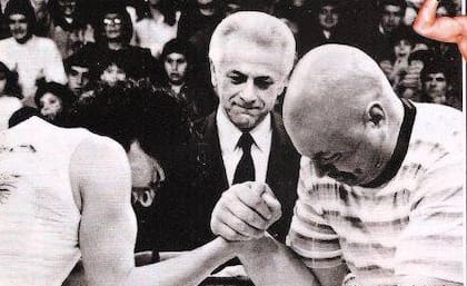 Arévalo era el competidor imbatible en las pulseadas del programa conducido por Gerardo Sofovich