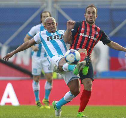 Arévalo Ríos y Fernando Belluschi van a todo o nada; el Ciclón y la Academia tuvieron pocas ideas